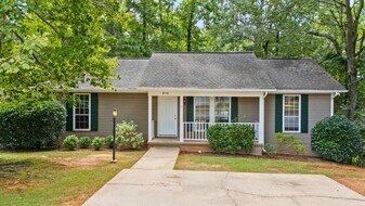 814 N Gay St in Auburn, AL - Building Photo