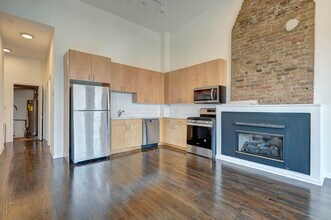 2519 W North Ave, Unit 3F in Chicago, IL - Building Photo - Building Photo