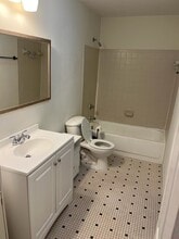 2502 Cranbrook Ln, Unit 5 in Charlotte, NC - Building Photo - Building Photo