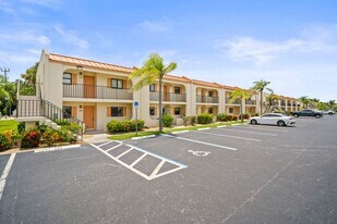 16380 Dublin Cir in Ft. Myers, FL - Building Photo