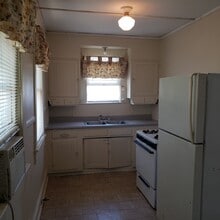 715 N Main St, Unit B in Taylor, TX - Building Photo - Building Photo