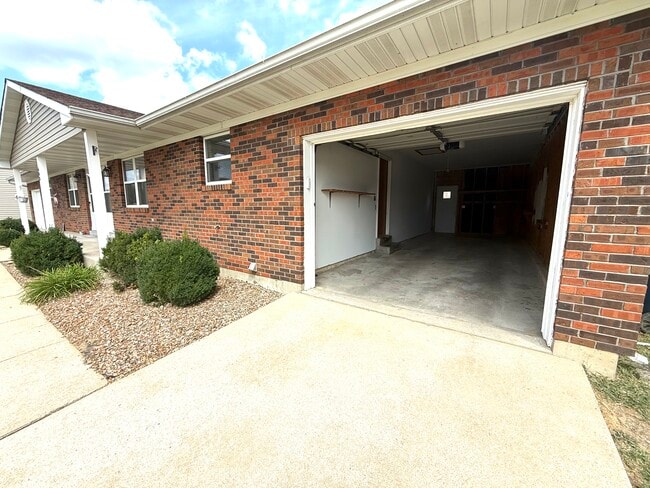 608 Linda Ln in Wentzville, MO - Building Photo - Building Photo