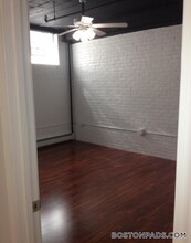 121 Park Dr, Unit B2 in Boston, MA - Building Photo - Building Photo
