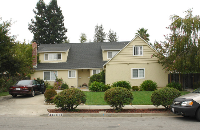 10431 Lockwood Dr in Cupertino, CA - Building Photo - Building Photo