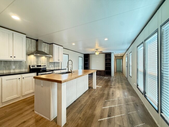 121 Peggy St in Conroe, TX - Building Photo - Building Photo