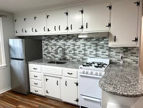 180 Tyngsboro Rd, Unit 47E in North Chelmsford, MA - Building Photo - Building Photo