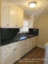 1005 W Martin Luther King Jr Blvd in Tyler, TX - Building Photo - Building Photo