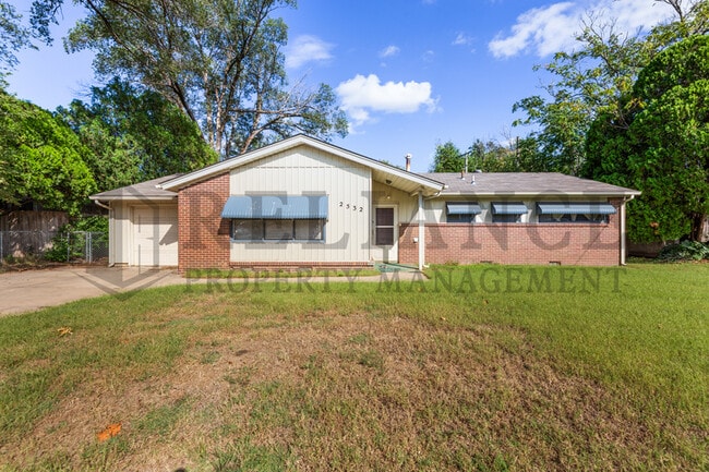 2532 N Amidon Ave