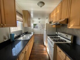 4855 Druid St in Los Angeles, CA - Building Photo