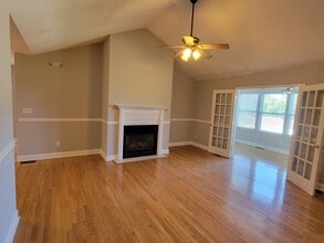 109 Golf Club Ln in Lenoir City, TN - Building Photo - Building Photo