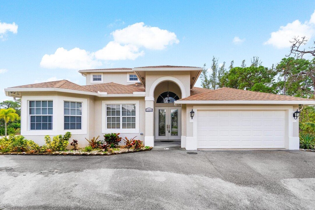 11538 Persimmon Blvd in West Palm Beach, FL - Foto de edificio