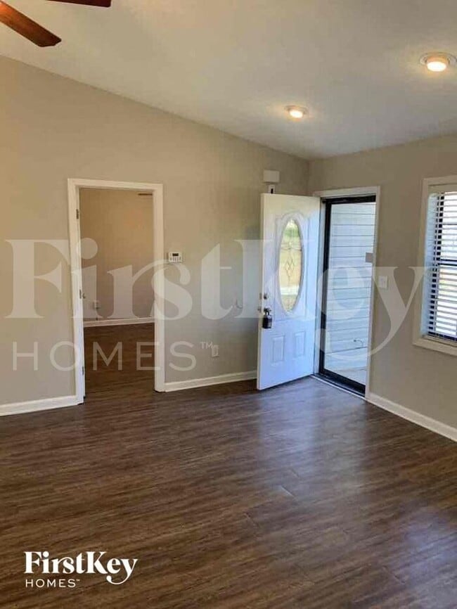 4030 Warren Rd in Flowery Branch, GA - Building Photo - Building Photo