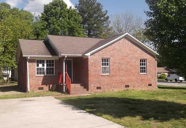 915 Sharon St in High Point, NC - Building Photo