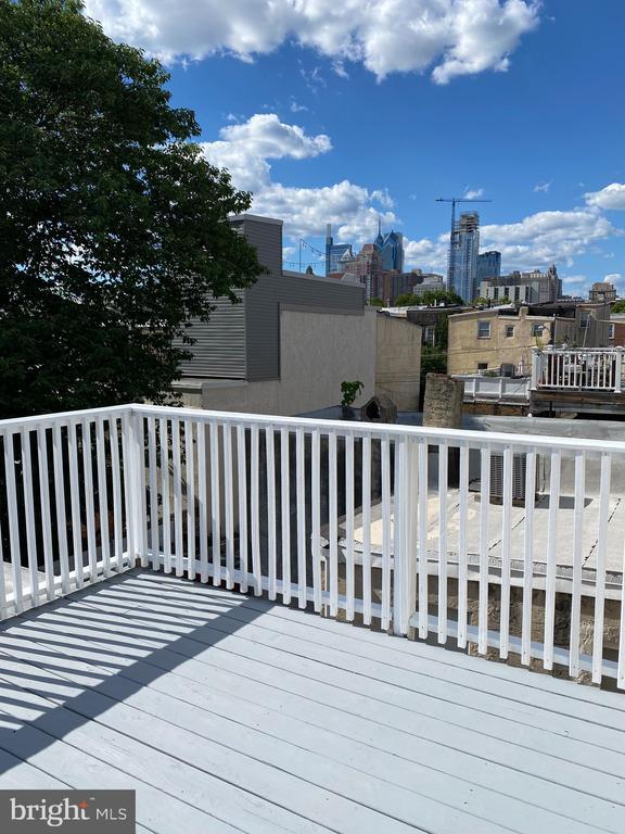 property at 922 S 12th St