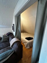 1700 E Chateau Pl in Whitefish Bay, WI - Foto de edificio - Building Photo