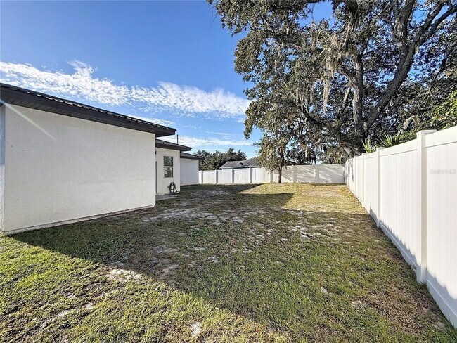 1843 Manitoba Ct, Unit 307 in Poinciana, FL - Building Photo - Building Photo