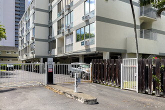 Liholiho Townhouses in Honolulu, HI - Building Photo - Building Photo