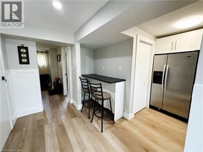 19 Elm Ridge Dr in Kitchener, ON - Building Photo - Building Photo