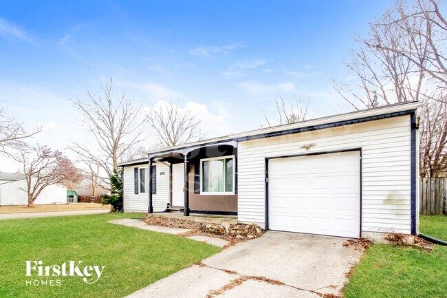 5901 Pemberly Dr in Indianapolis, IN - Foto de edificio - Building Photo