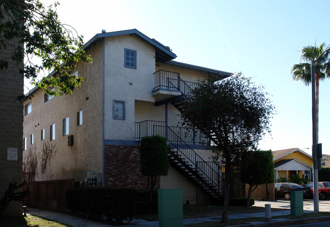 110 S Eucalyptus Ave in Inglewood, CA - Building Photo - Building Photo