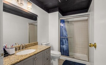 14526 NE 6th Pl in Bellevue, WA - Building Photo - Building Photo