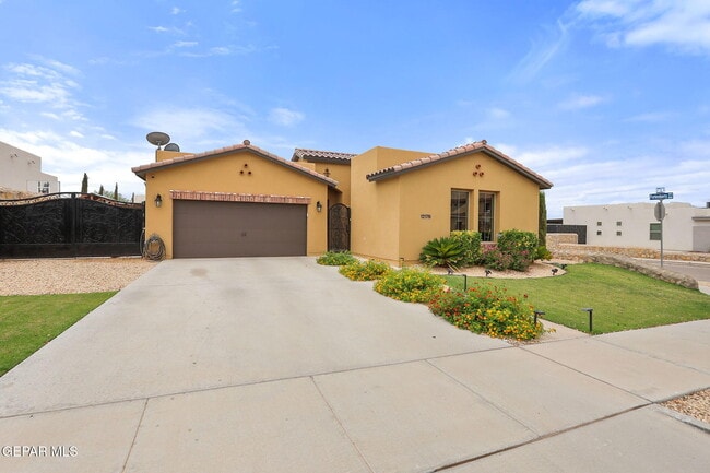 12176 Chapel Hill Rd in Horizon City, TX - Building Photo - Building Photo