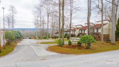 Wolf Run Manor Townhomes in Du Bois, PA - Foto de edificio - Building Photo