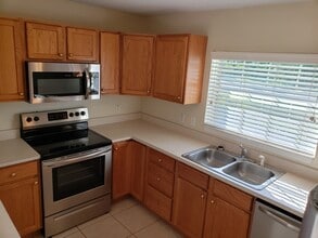 11 Squire Ct in Palm Coast, FL - Building Photo - Building Photo