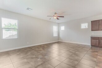 1946 N 55th Pl in Mesa, AZ - Building Photo - Building Photo