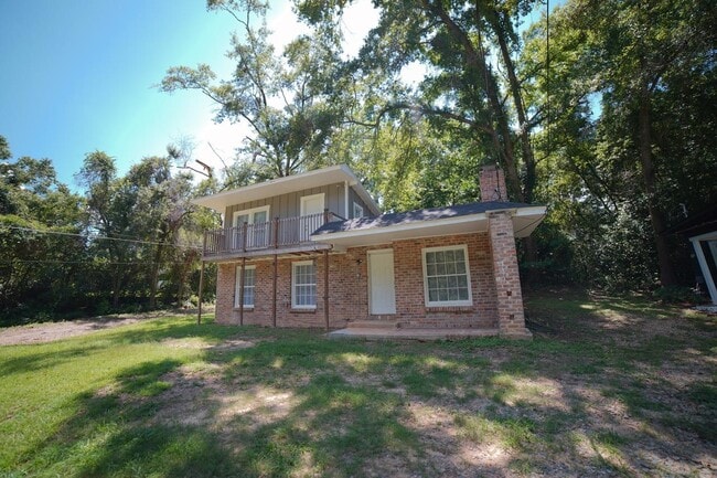 property at 1118 Louise Dr