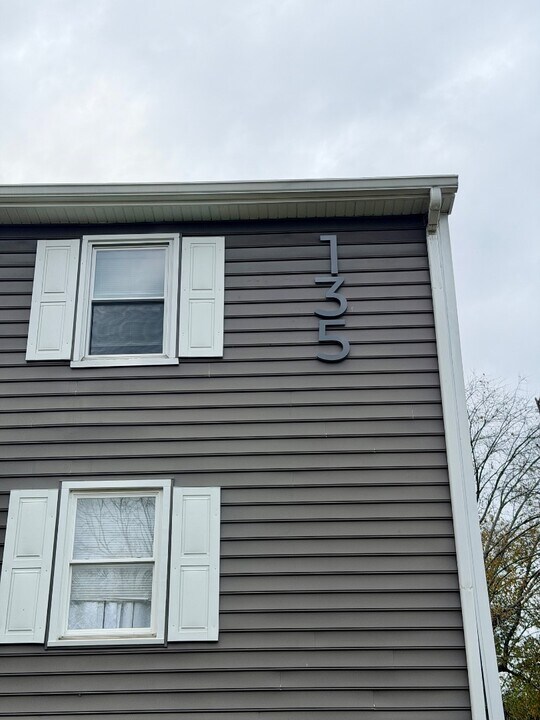 135 E Walnut St in Danville, KY - Building Photo