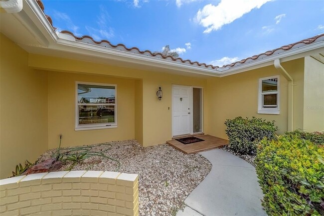 115 15th St in Belleair Beach, FL - Building Photo - Building Photo
