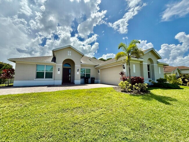 293 SW Ridgecrest Dr in Port St. Lucie, FL - Building Photo - Building Photo
