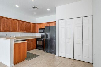 2529 Langrove Ln SW in Vero Beach, FL - Foto de edificio - Building Photo