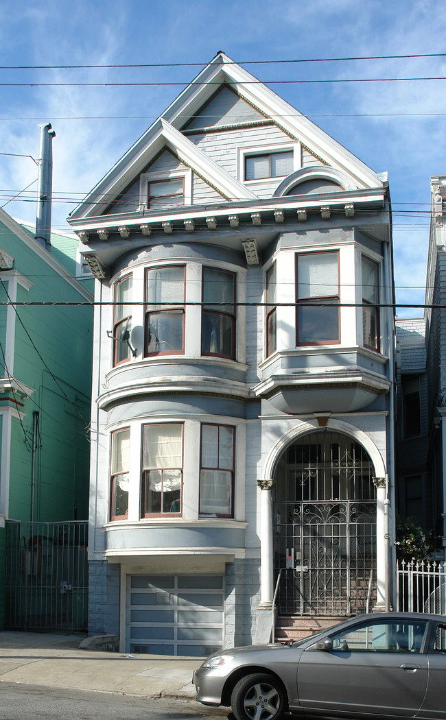 523 Clayton St in San Francisco, CA - Building Photo - Building Photo