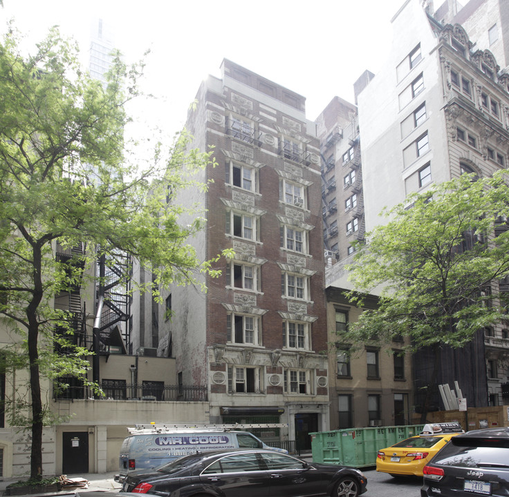 22 E 31st St in New York, NY - Building Photo