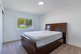 906 N 101st St in Seattle, WA - Building Photo - Building Photo