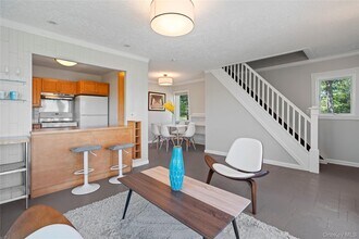 55 West End Ave in East Quogue, NY - Building Photo - Building Photo