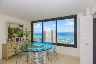 1650 Ala Moana Blvd in Honolulu, HI - Building Photo - Building Photo