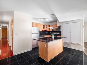 2222 Detroit Ave, Unit 306 in Cleveland, OH - Building Photo - Building Photo