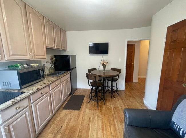 8020 Grand Central Pky, Unit 1 in East Elmhurst, NY - Building Photo - Building Photo