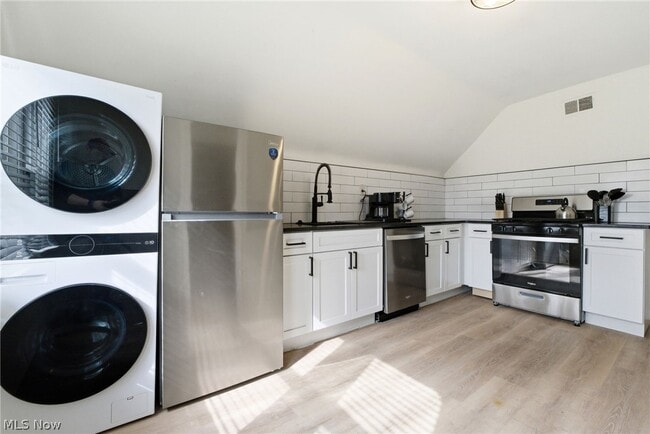 3326 E Overlook Rd in Cleveland Heights, OH - Building Photo - Building Photo