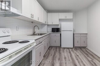 66 Greenview Dr in Kingston, ON - Building Photo - Building Photo