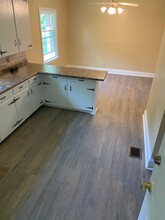 2400 Sunset Rd in Charlotte, NC - Building Photo - Building Photo
