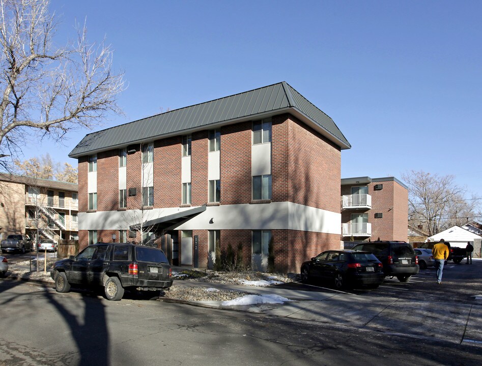 LaCour Apartments in Denver, CO - Building Photo