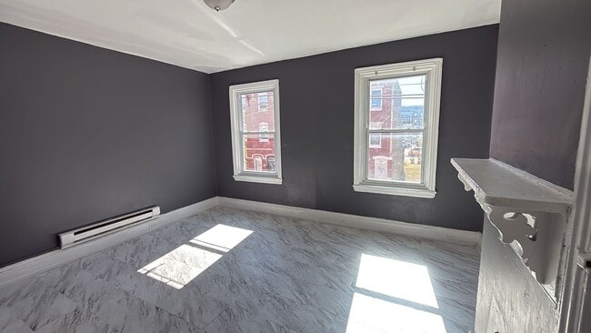2031 W Oxford St, Unit 2