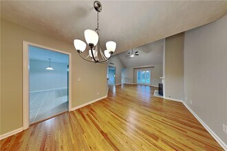 1828 Danbury Ct in Powder Springs, GA - Building Photo - Building Photo