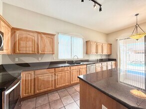 2185 W Olive Way in Chandler, AZ - Building Photo - Building Photo
