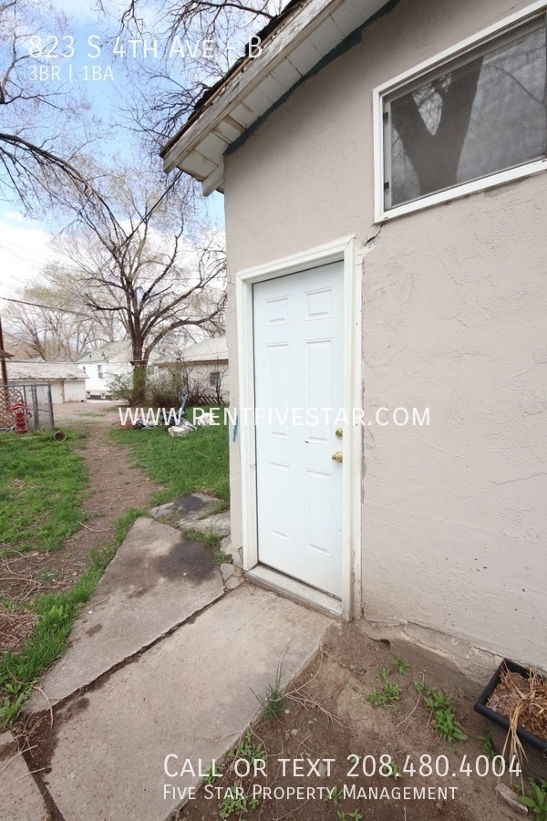 823 S 4th Ave in Pocatello, ID - Building Photo - Building Photo