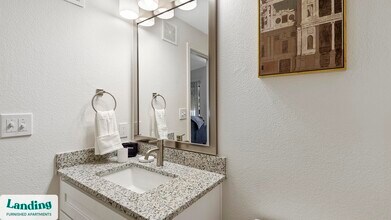 9510 Westpark Dr in Benbrook, TX - Foto de edificio - Building Photo